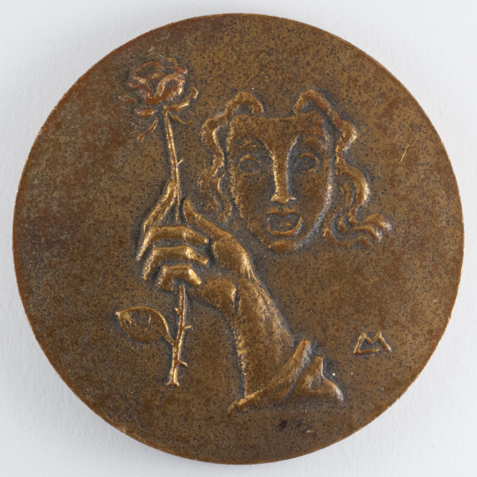 Medal Mask of a woman, hand holding out a rose - Signed by Louis Muller - obverse