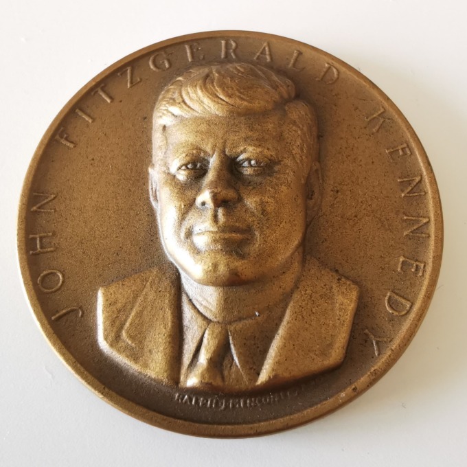 John Fitzgerald Kennedy Medal - 1961 - Seal of the President - by Ralph Menconi - obverse 2