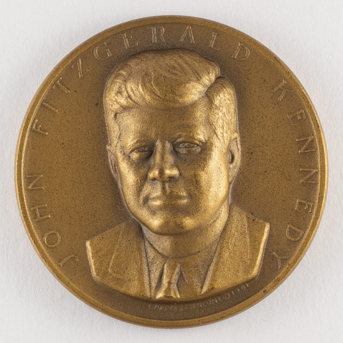 John Fitzgerald Kennedy Medal - 1961 - Seal of the President - by Ralph Menconi - obverse