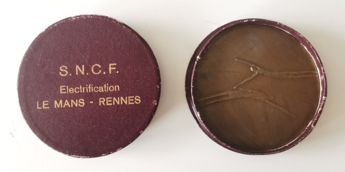SNCF medal - Electrification Le Mans - Rennes - Signed by Pierre Manoli - open box
