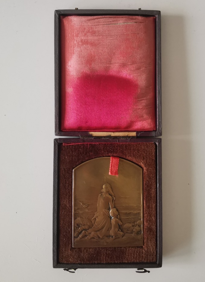 Salute to the Sun plaque medal - Signed by Georges Dupré - open box