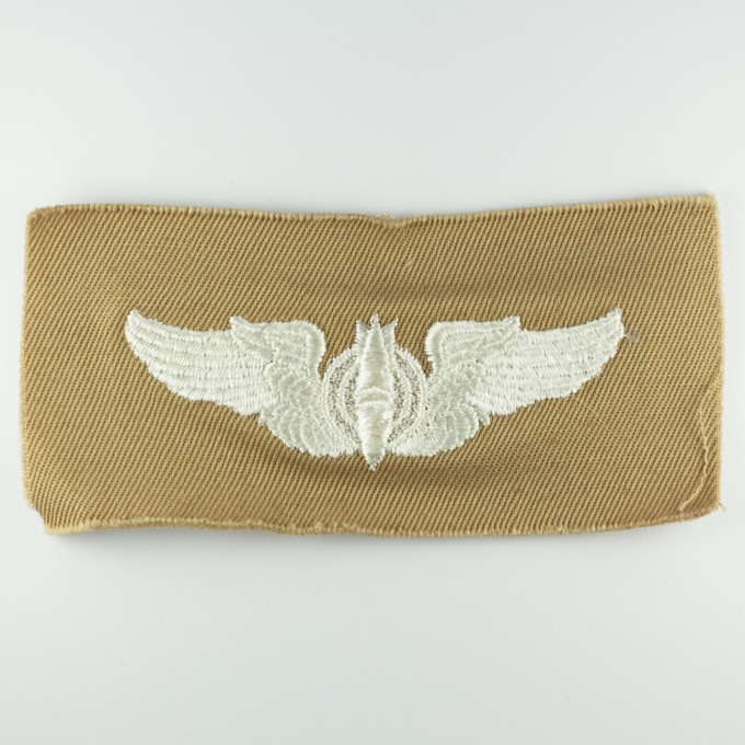 Bomber badge - US Army Air Forces (USAAF) - Bomber badge cloth wings - obverse