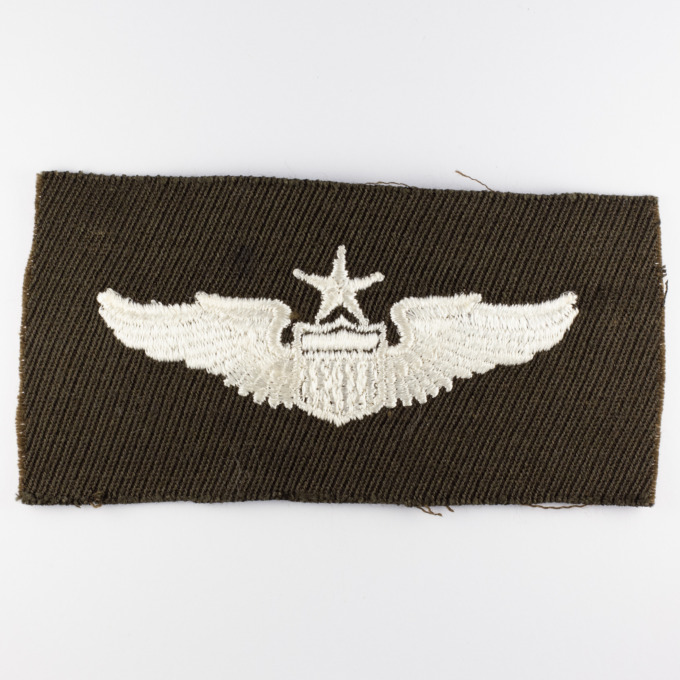 Senior pilot badge - US Army Air Forces - Senior pilot cloth wings - obverse