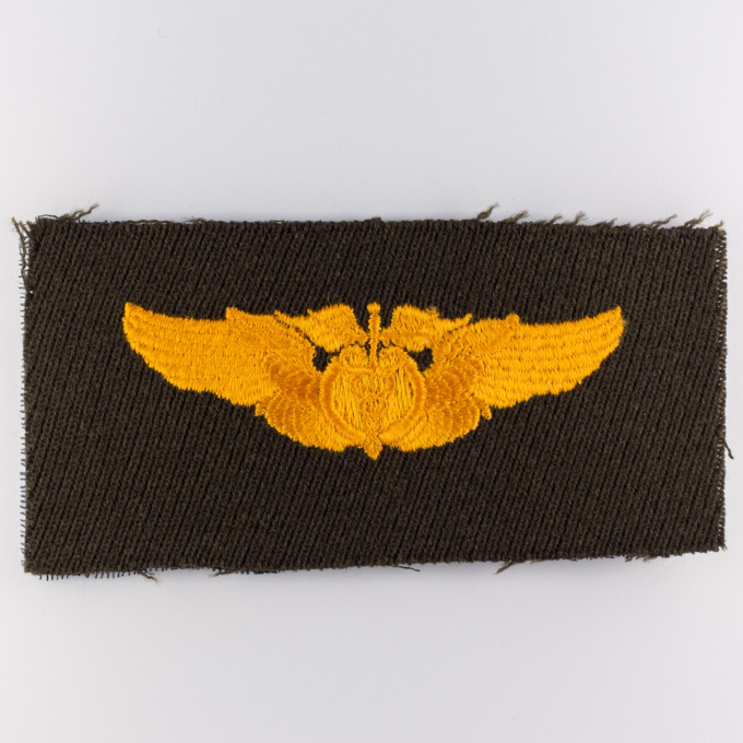 Flight Surgeon Cloth Wings Badge - US Army Air Forces - Obverse